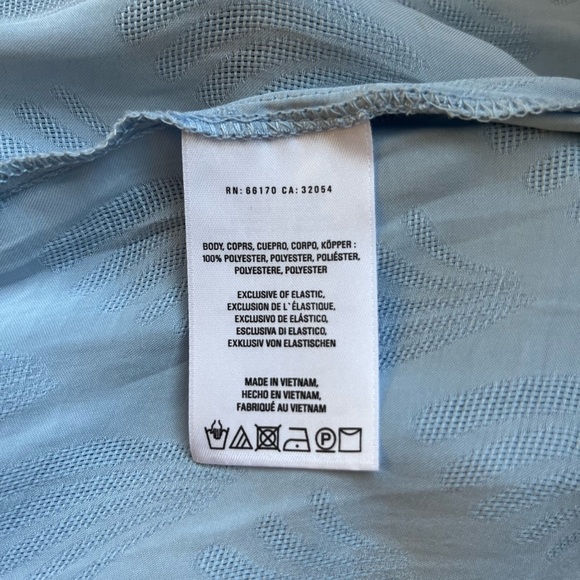 Anthropologie silky on-off shoulder baby blue top - NWT - Picture 7 of 7